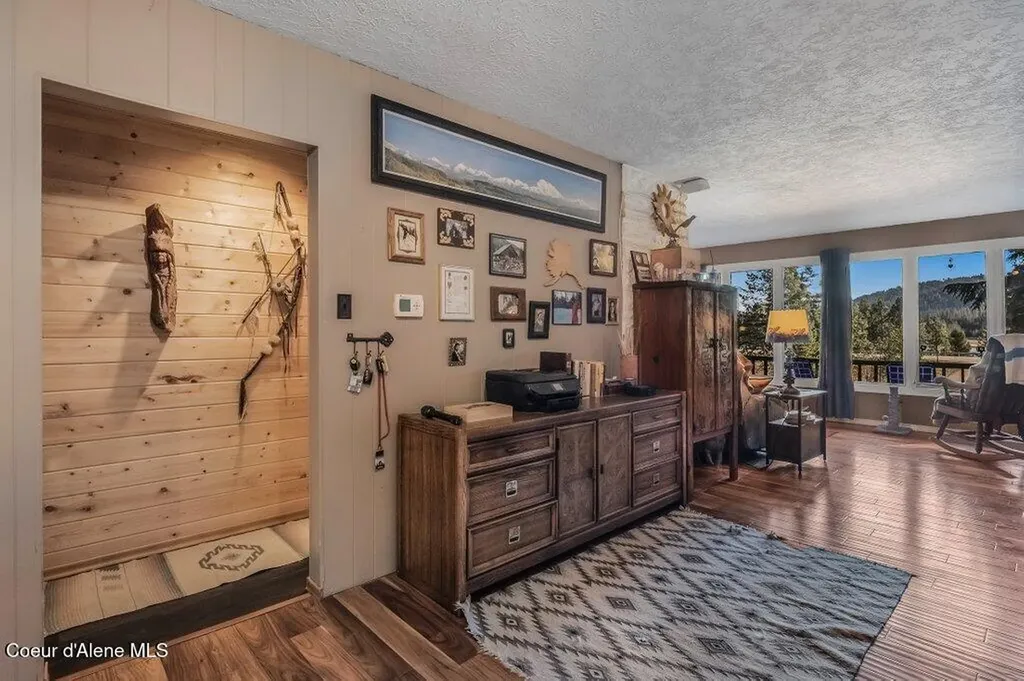 20355 Highway 2 Sandpoint ID 83864