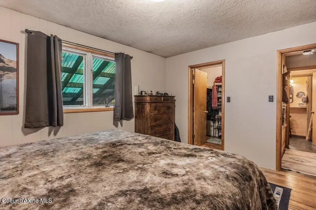 20355 Highway 2 Sandpoint ID 83864