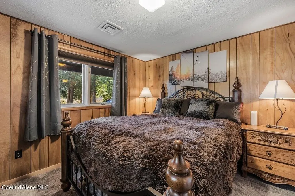 20355 Highway 2 Sandpoint ID 83864