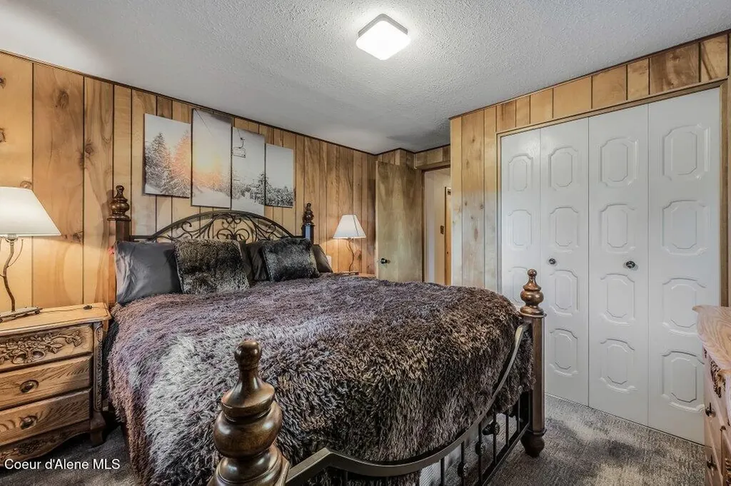 20355 Highway 2 Sandpoint ID 83864