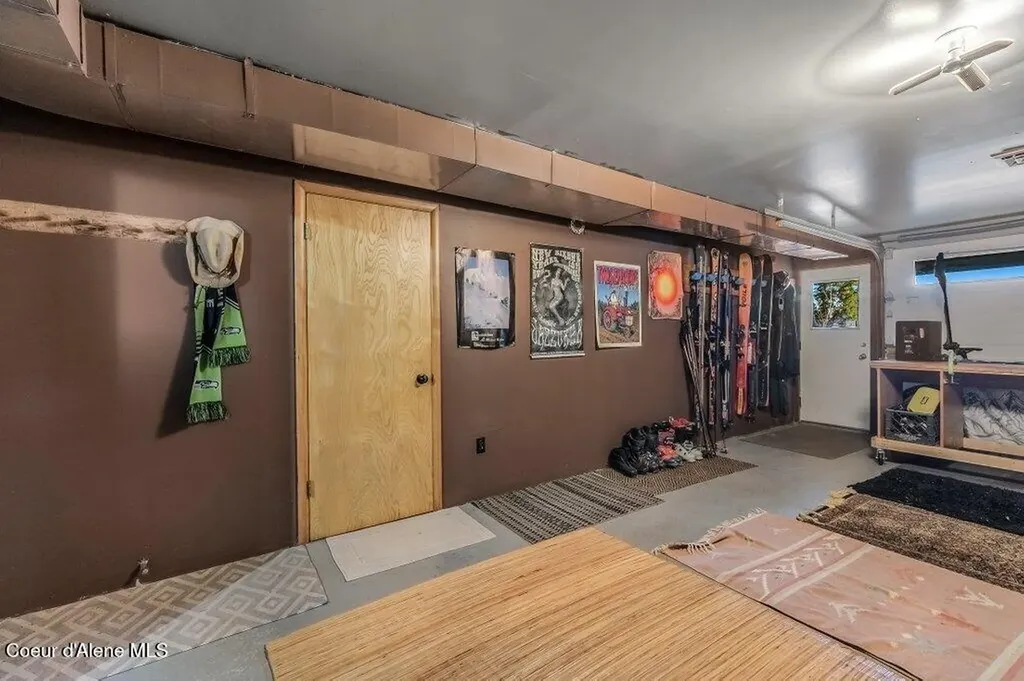 20355 Highway 2 Sandpoint ID 83864