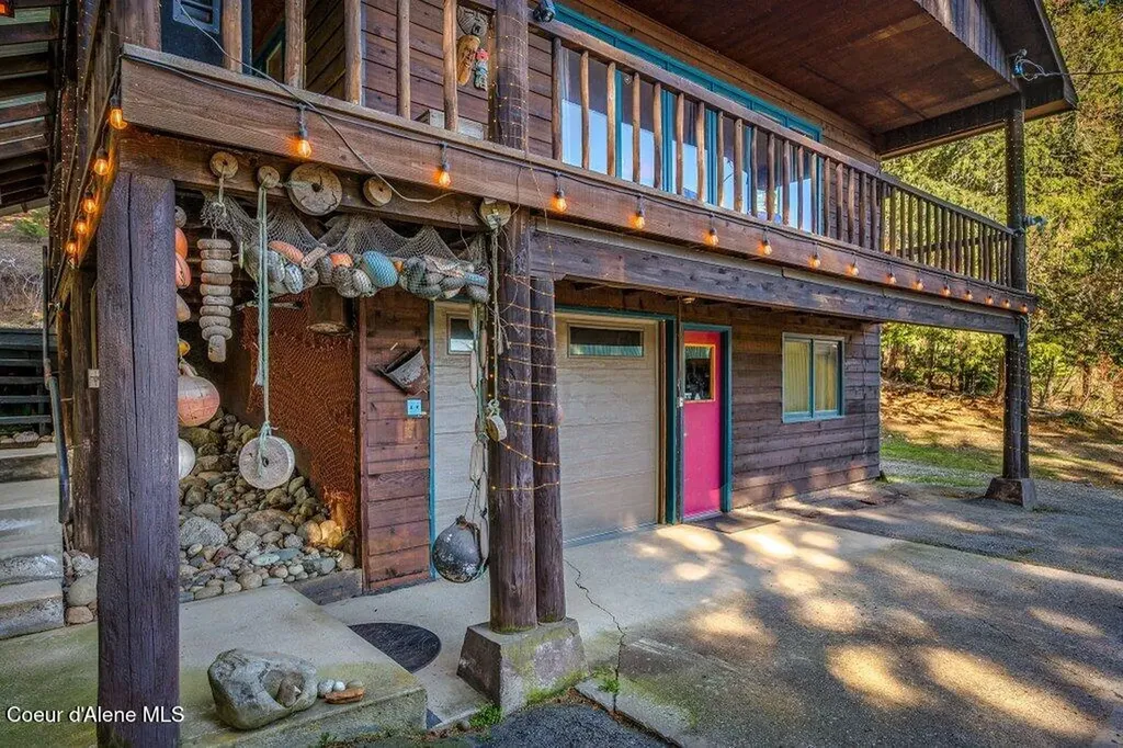 20355 Highway 2 Sandpoint ID 83864