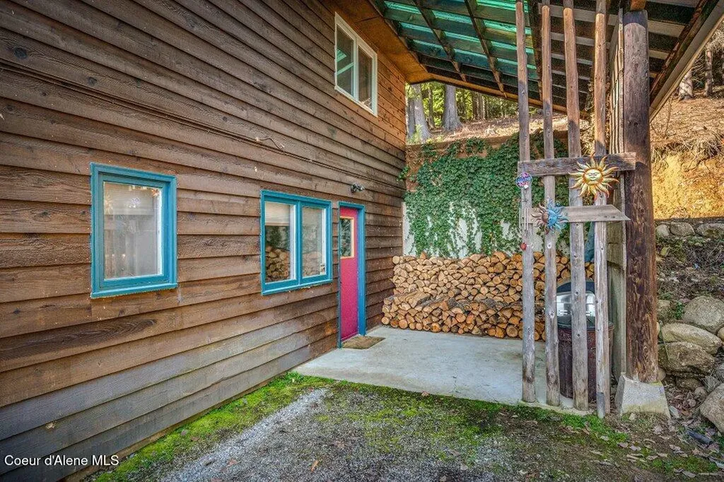 20355 Highway 2 Sandpoint ID 83864