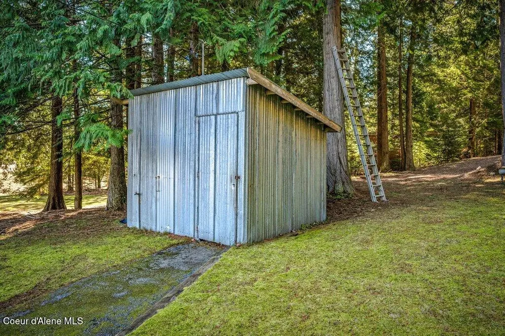 20355 Highway 2 Sandpoint ID 83864