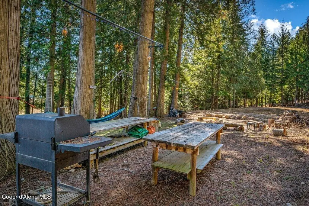 20355 Highway 2 Sandpoint ID 83864