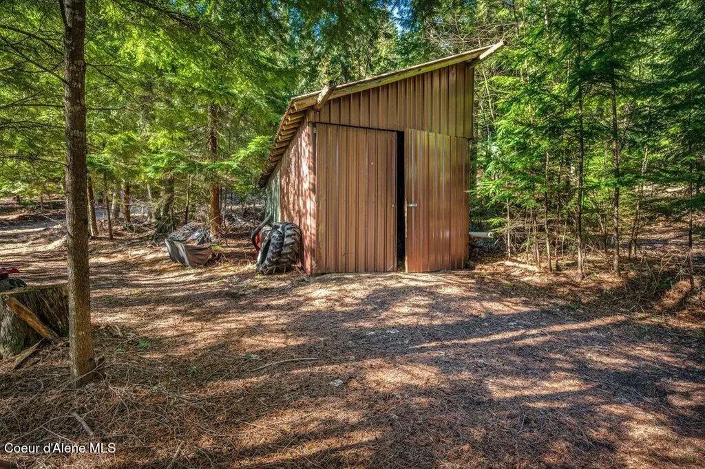 20355 Highway 2 Sandpoint ID 83864