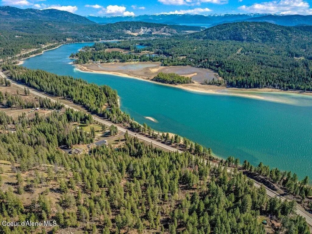 20355 Highway 2 Sandpoint ID 83864
