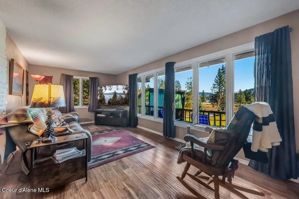 20355 Highway 2 Sandpoint ID 83864