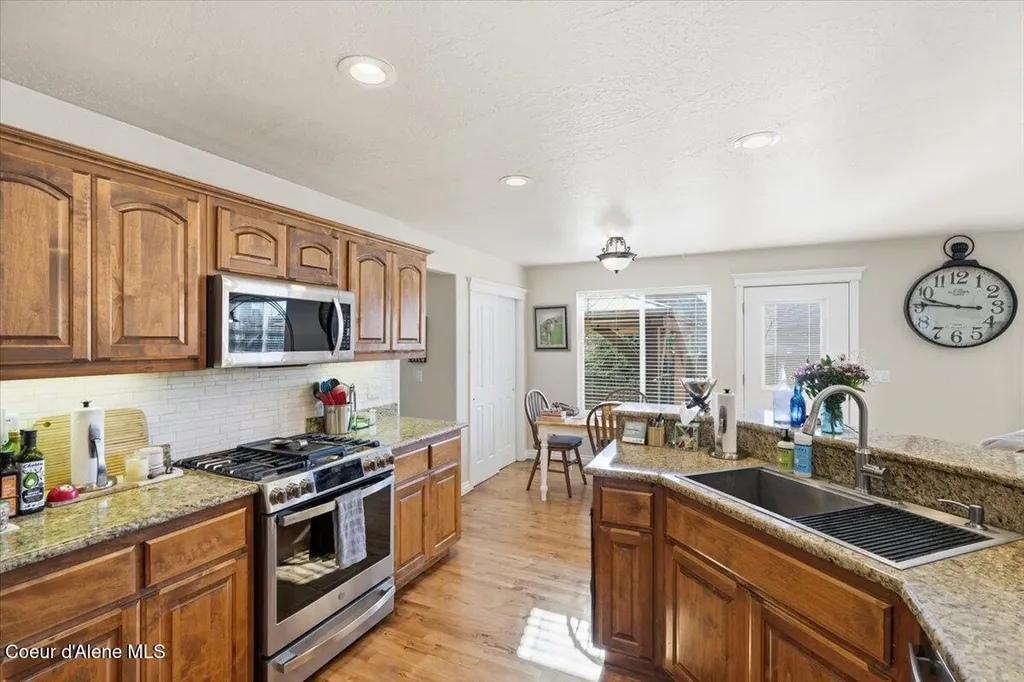 2472 W Warwick Court Hayden ID 83835