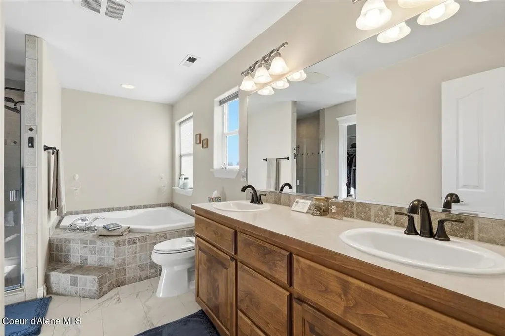 2472 W Warwick Court Hayden ID 83835