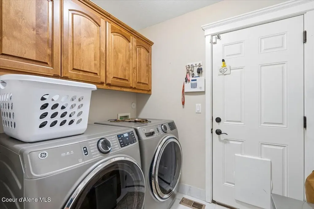 2472 W Warwick Court Hayden ID 83835