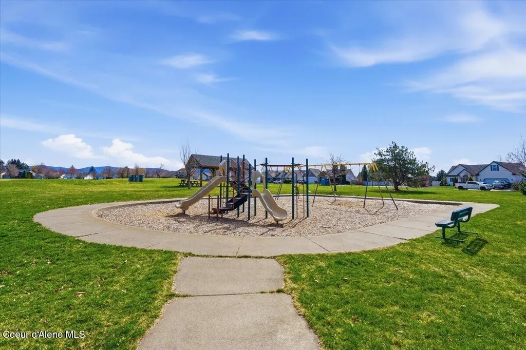 2472 W Warwick Court Hayden ID 83835