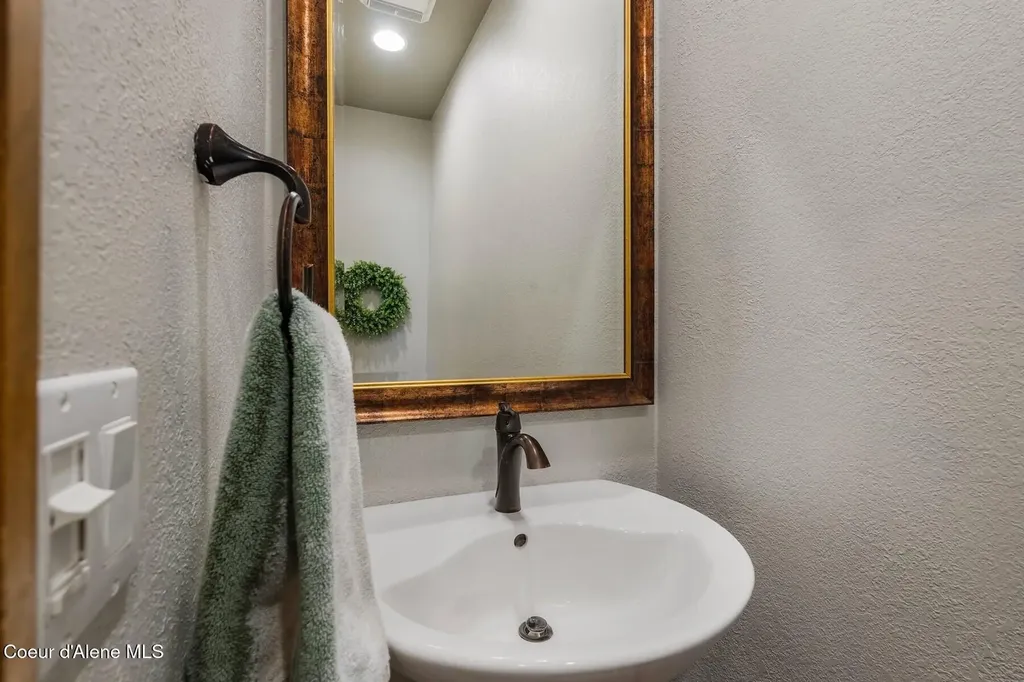 1268 E Woodstone Court Hayden ID 83835