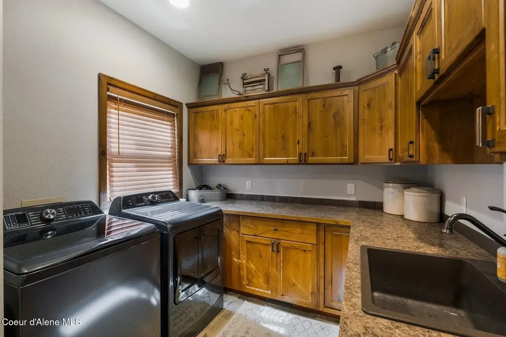 1268 E Woodstone Court Hayden ID 83835