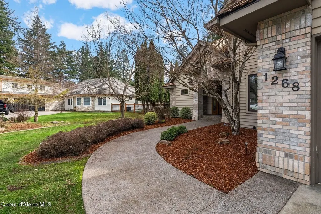 1268 E Woodstone Court Hayden ID 83835