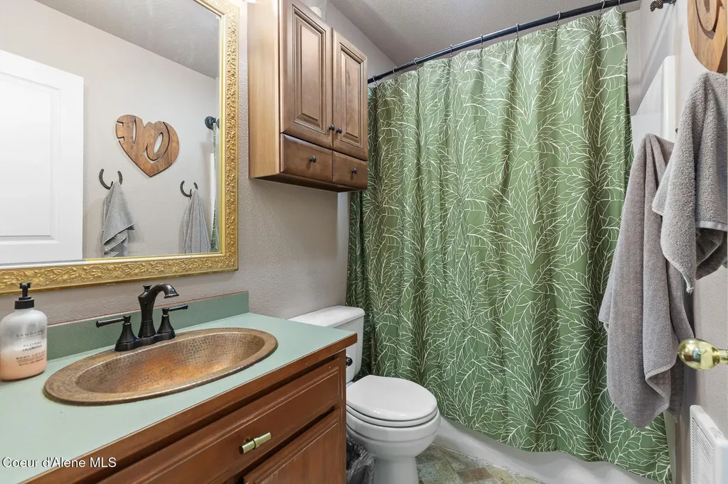 18493 W Holliday Way Hauser ID 83854