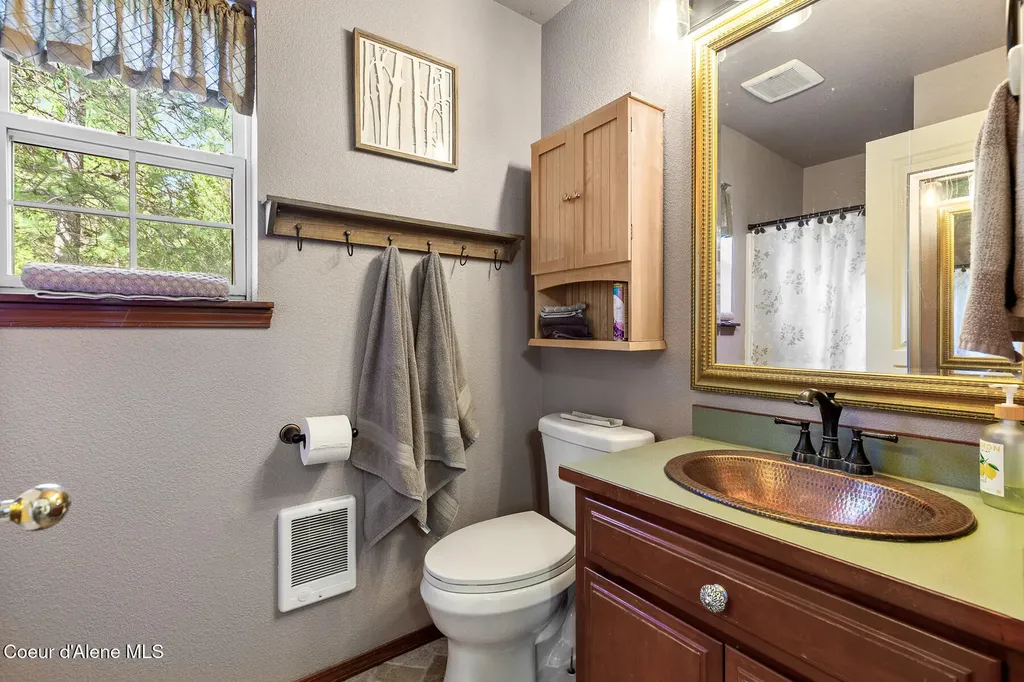 18493 W Holliday Way Hauser ID 83854
