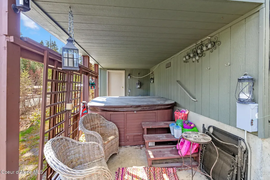 18493 W Holliday Way Hauser ID 83854