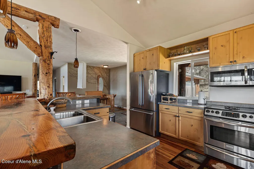 8919 E Challenge Road Hayden ID 83835