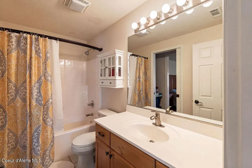 8919 E Challenge Road Hayden ID 83835