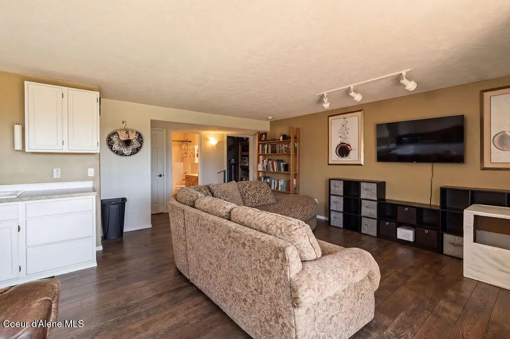 8919 E Challenge Road Hayden ID 83835