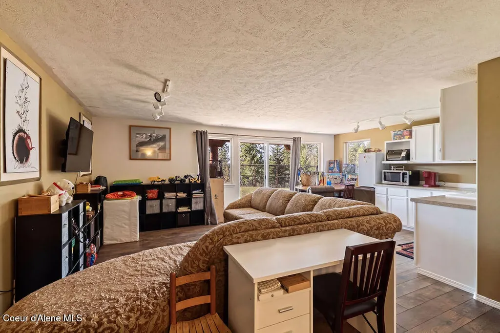 8919 E Challenge Road Hayden ID 83835
