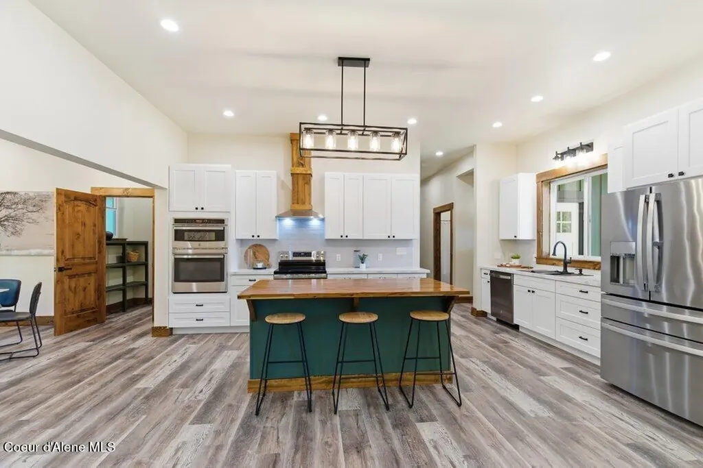 708 Tweedie Road Blanchard ID 83804