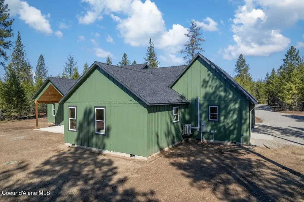 708 Tweedie Road Blanchard ID 83804