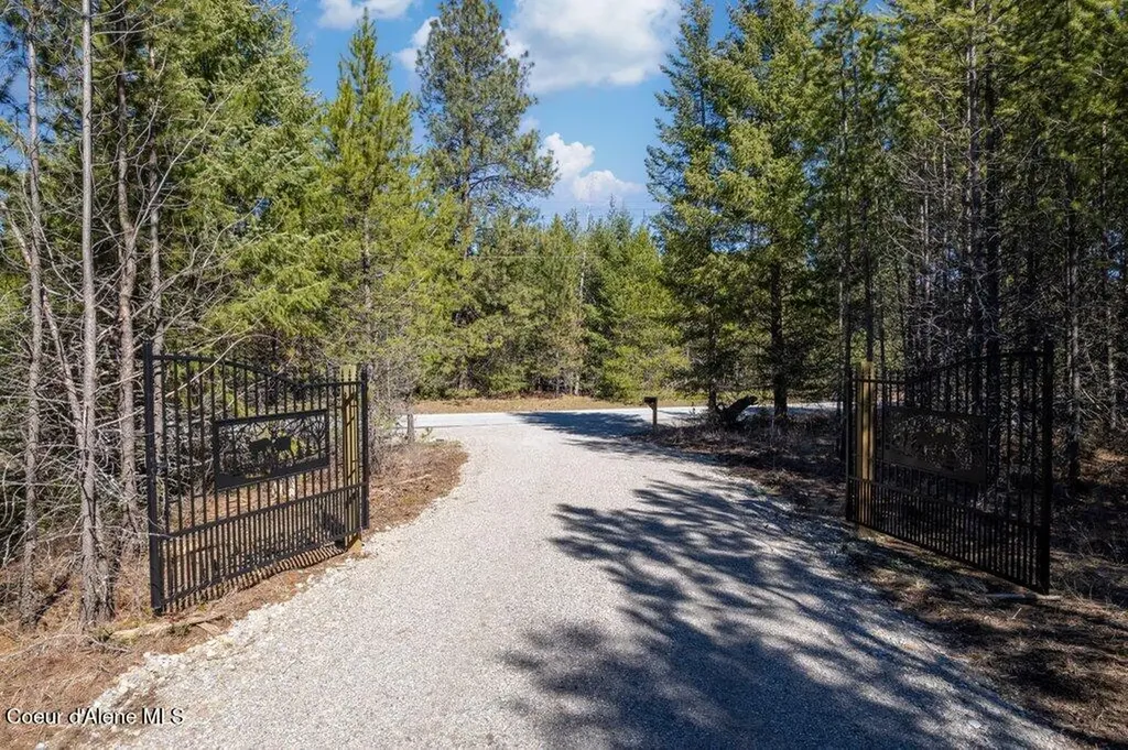 708 Tweedie Road Blanchard ID 83804