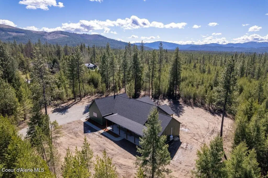 708 Tweedie Road Blanchard ID 83804