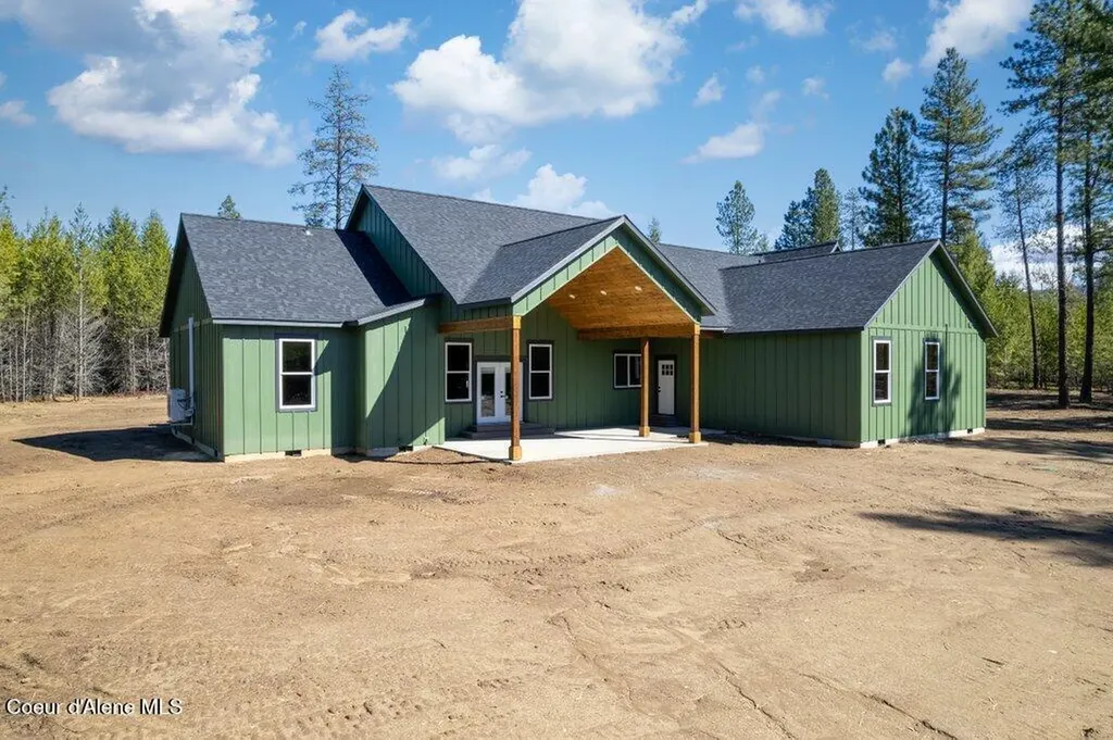 708 Tweedie Road Blanchard ID 83804