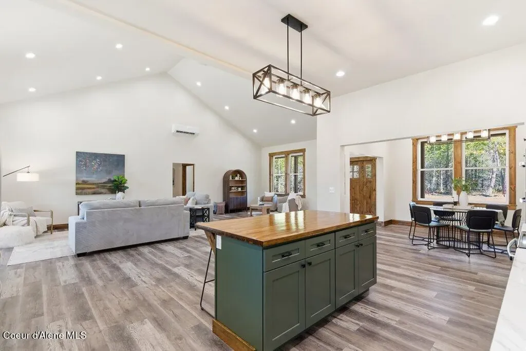 708 Tweedie Road Blanchard ID 83804