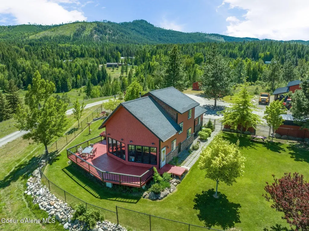 2902 Jewel Lake Lots 3&4 Road Sagle ID 83860