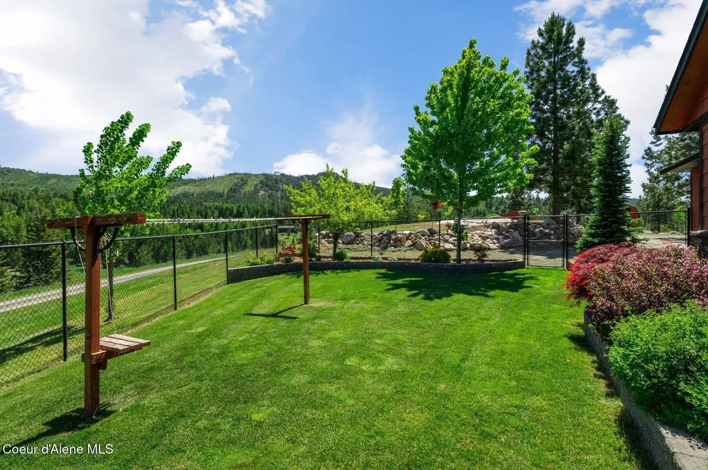 2902 Jewel Lake Lots 3&4 Road Sagle ID 83860