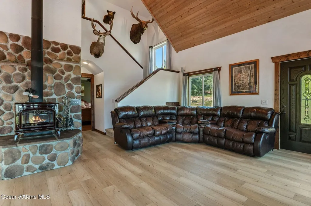 2902 Jewel Lake Lots 3&4 Road Sagle ID 83860