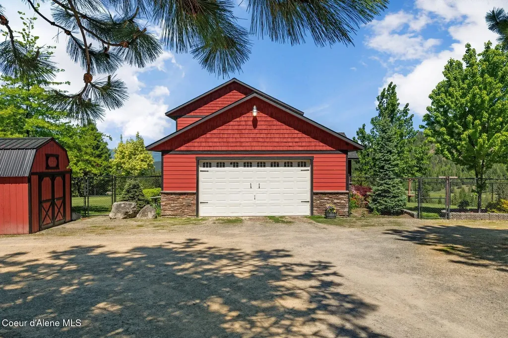 2902 Jewel Lake Lots 3&4 Road Sagle ID 83860