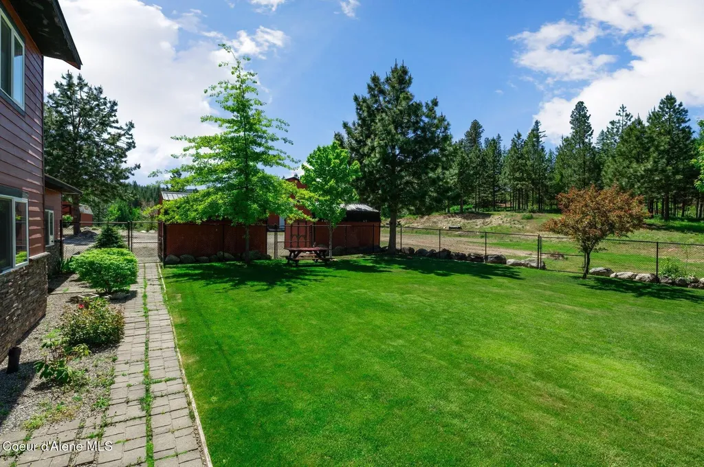 2902 Jewel Lake Lots 3&4 Road Sagle ID 83860