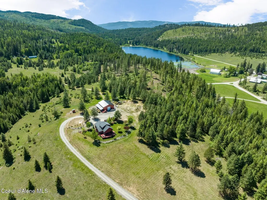 2902 Jewel Lake Lots 3&4 Road Sagle ID 83860