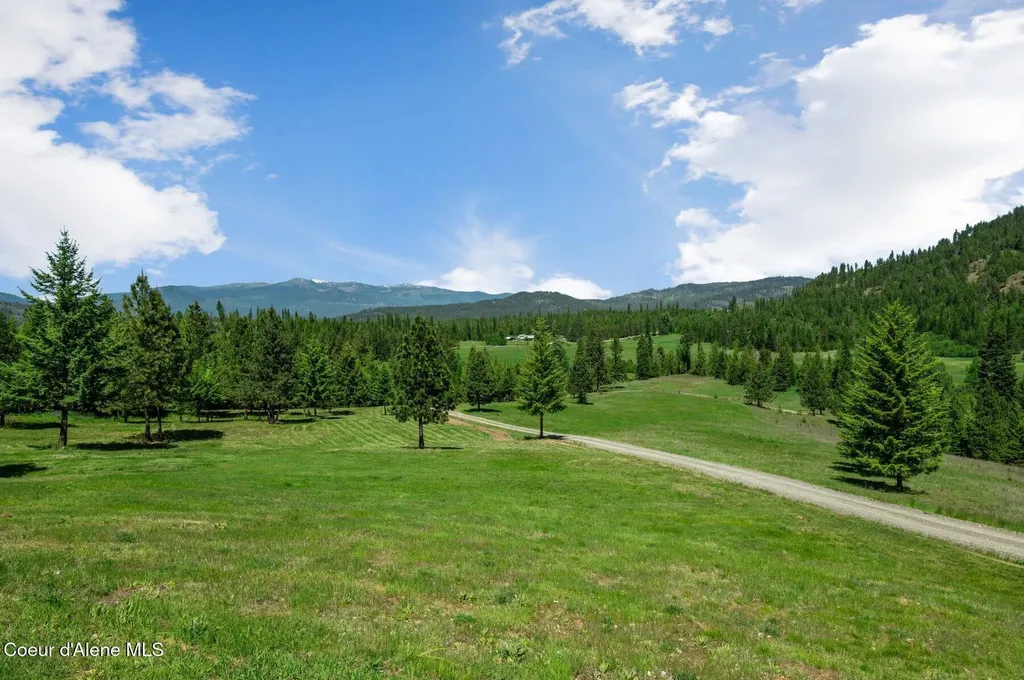 2902 Jewel Lake Lots 3&4 Road Sagle ID 83860