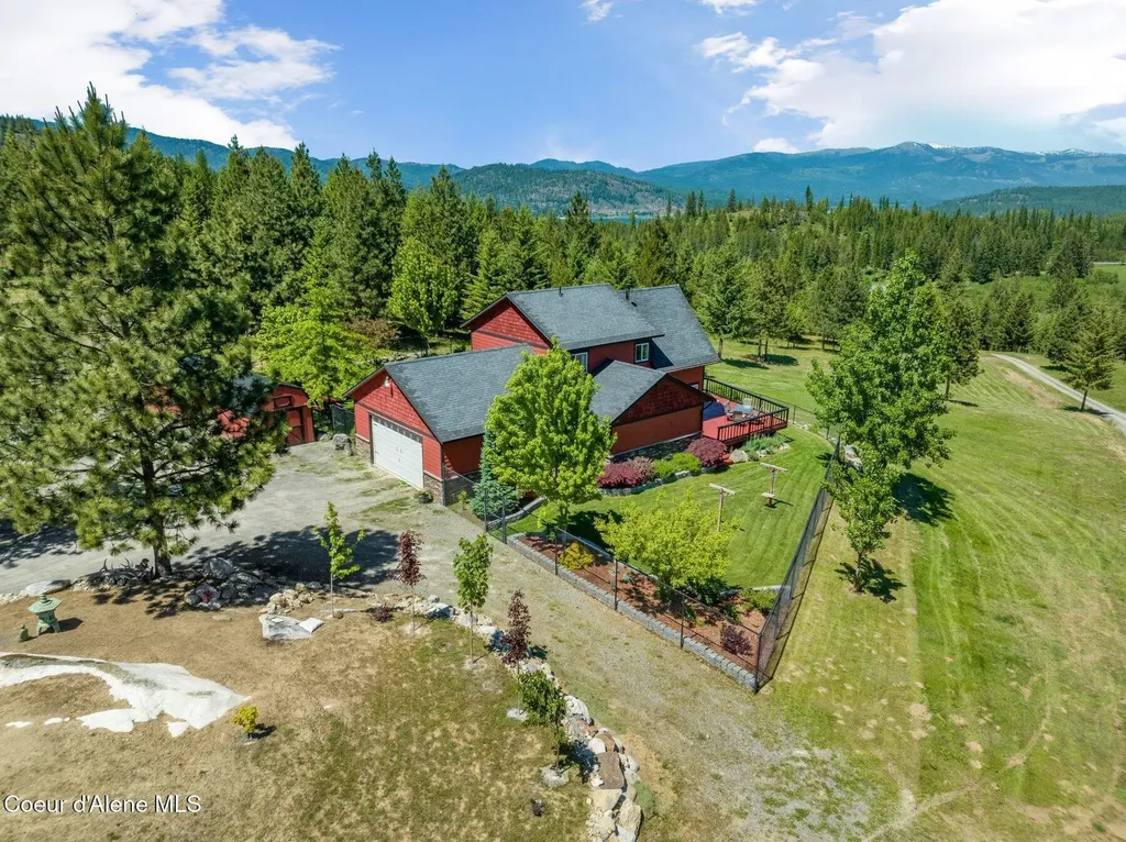 2902 Jewel Lake Lots 3&4 Road Sagle ID 83860
