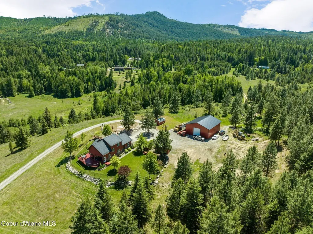 2902 Jewel Lake Lots 3&4 Road Sagle ID 83860