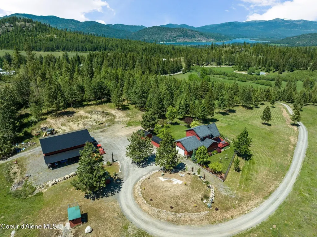 2902 Jewel Lake Lots 3&4 Road Sagle ID 83860