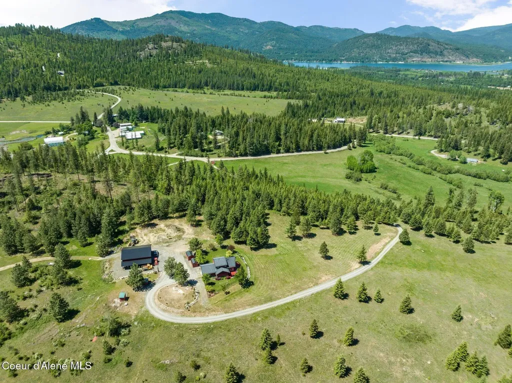 2902 Jewel Lake Lots 3&4 Road Sagle ID 83860
