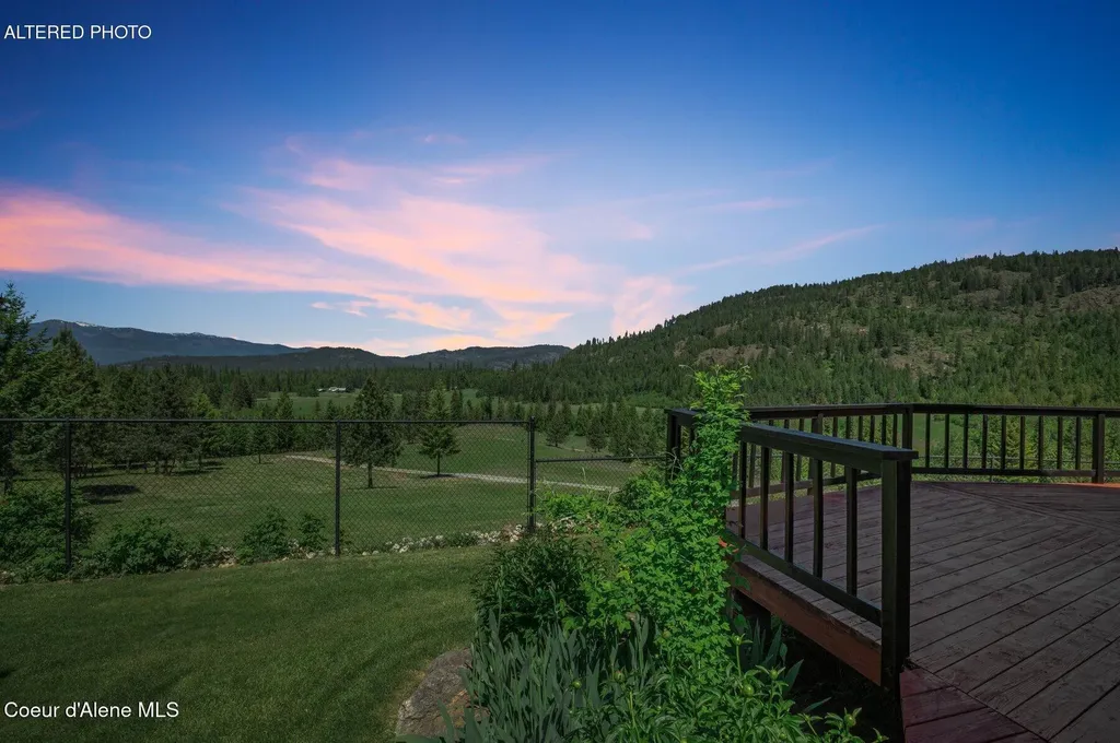 2902 Jewel Lake Lots 3&4 Road Sagle ID 83860