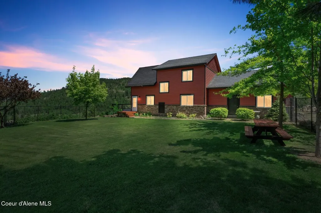 2902 Jewel Lake Lots 3&4 Road Sagle ID 83860