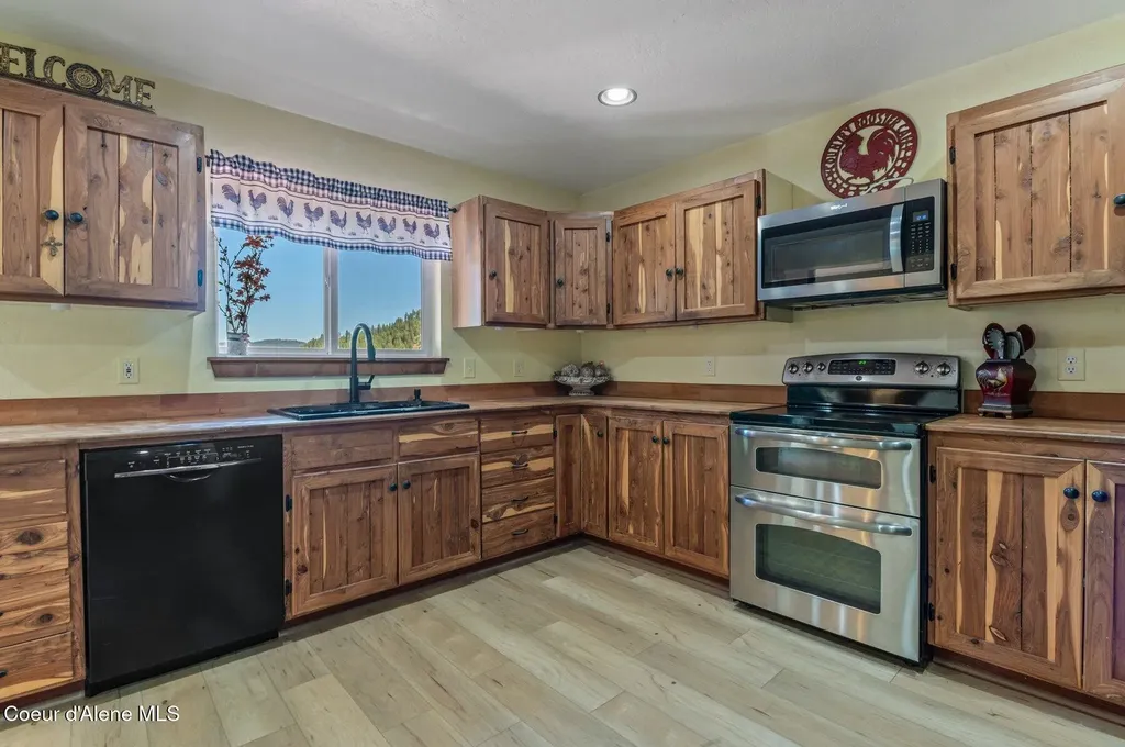 2902 Jewel Lake Lots 3&4 Road Sagle ID 83860
