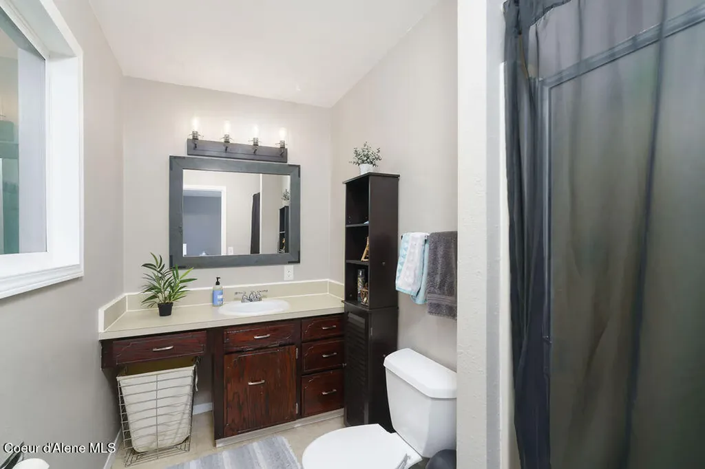 1772 E Hanley Avenue Dalton Gardens ID 83815