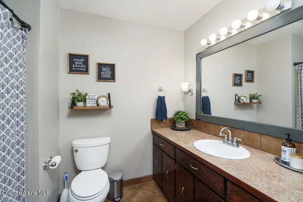 1772 E Hanley Avenue Dalton Gardens ID 83815