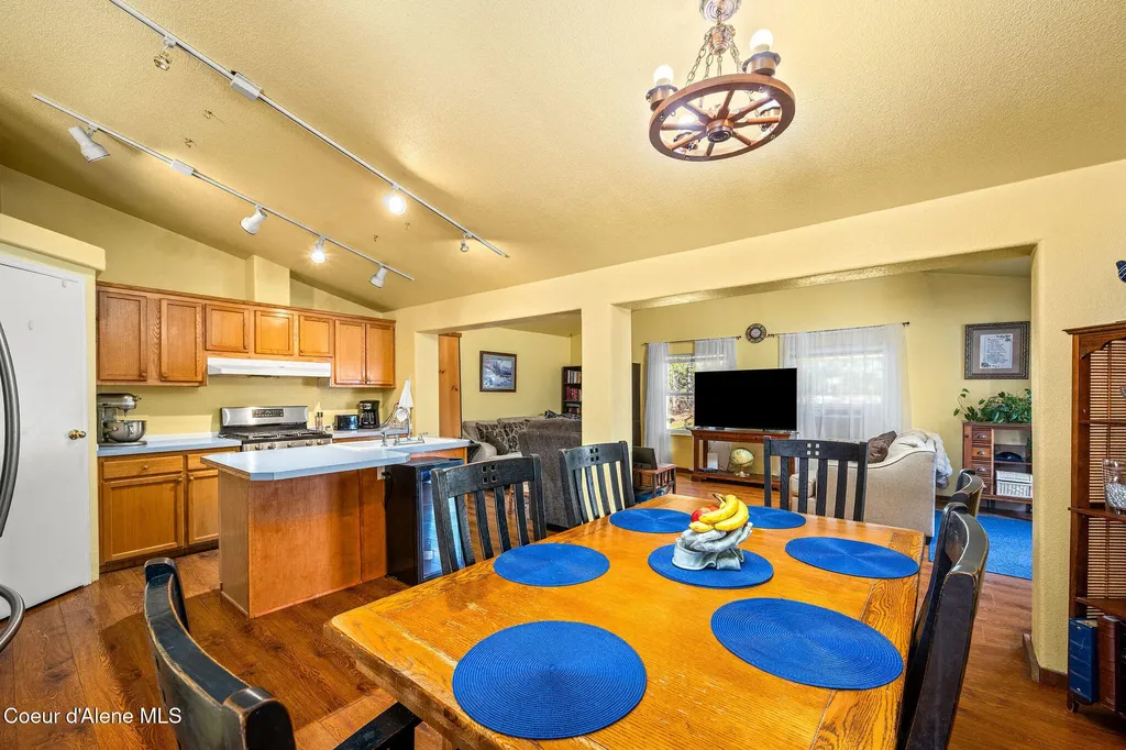 8507 E Son Shine Way Athol ID 83801