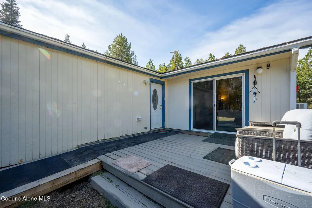 8507 E Son Shine Way Athol ID 83801